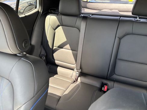 Used 2025 Buick Envista Sport Touring image 39