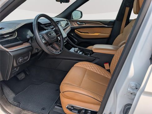 Used 2023 Jeep Grand Cherokee Summit w/ Adv Protech Group IV AWD/4WD image 15