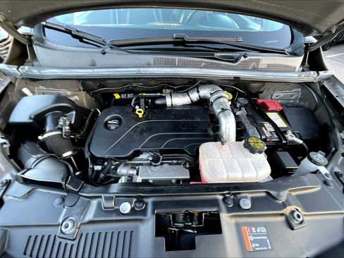 Used 2022 Chevrolet Trax LT w/ LT Convenience Package image 27