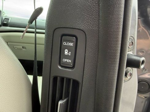 Used 2025 Honda Odyssey EX-L image 24