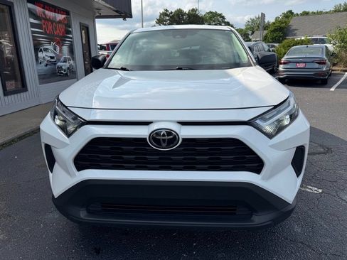 Used 2023 Toyota RAV4 LE AWD/4WD image 3