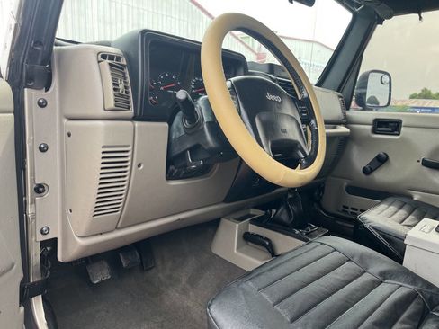 Used 2005 Jeep Wrangler Unlimited image 22