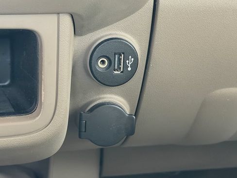 Used 2017 Nissan Frontier SV RWD image 31