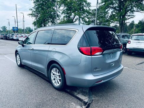 Used 2021 Chrysler Voyager Lxi FWD image 3
