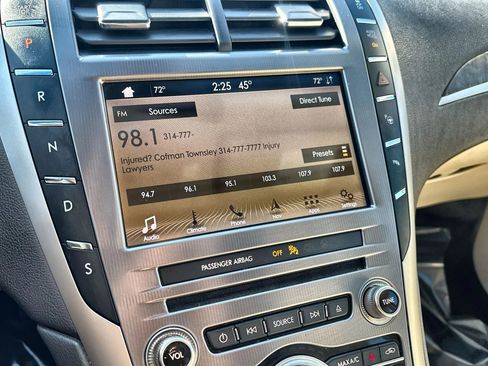 Used 2019 Lincoln MKZ Reserve FWD image 12