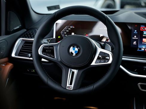 New 2026 BMW X5 M60i w/ Climate Comfort Package image 28