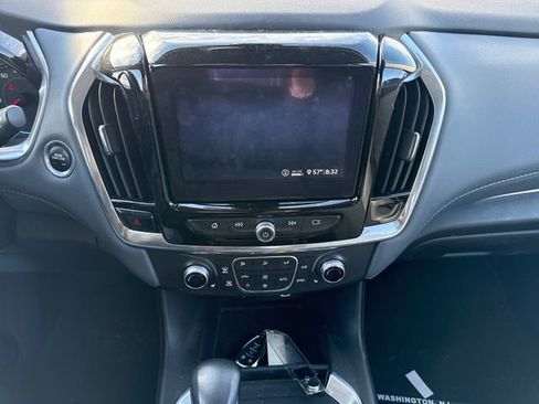 Used 2021 Chevrolet Traverse LT AWD/4WD image 28