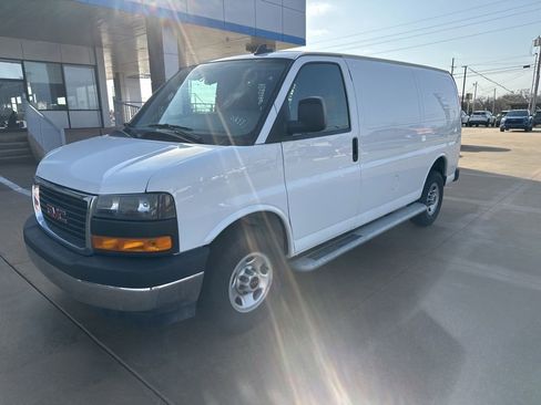 Used 2024 GMC Savana 2500 w/ Driver Convenience Package image 21