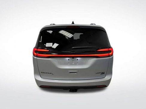 New 2026 Chrysler Pacifica Limited w/ S Appearance Package image 14