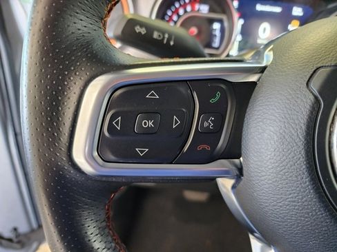 Used 2021 Jeep Gladiator Mojave w/ Cold Weather Group image 17