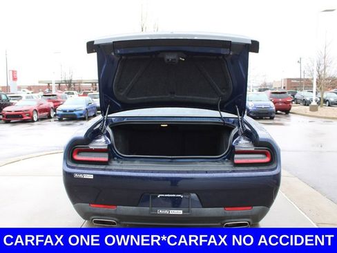 Used 2017 Dodge Challenger SXT image 9