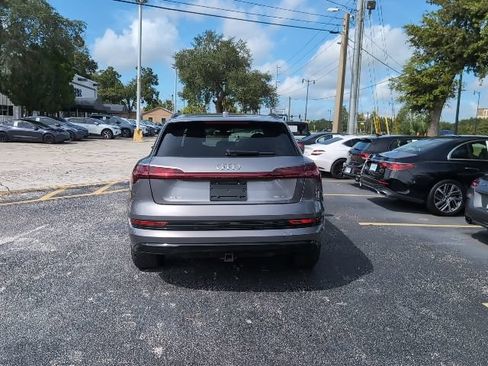 Used 2021 Audi e-tron Premium Plus w/ Premium Plus Package AWD/4WD image 6