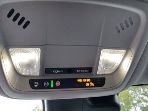 Used 2025 Chevrolet Malibu LT image 29