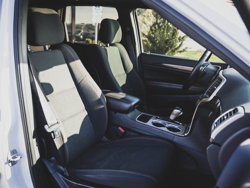 Used 2017 Jeep Grand Cherokee Limited 75th Anniversary image 34