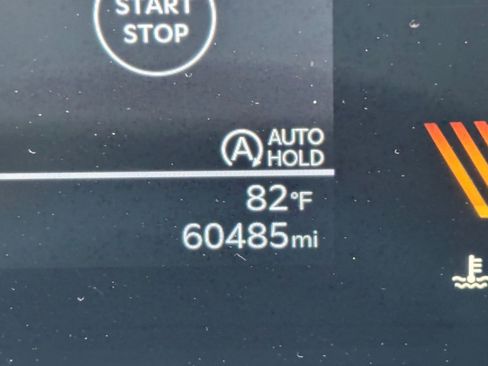 Used 2024 Kia Sorento S AWD/4WD image 9