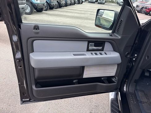 Used 2014 Ford F150 XLT w/ XLT Chrome Package image 12