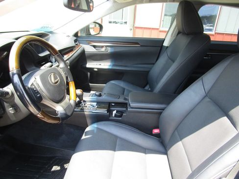 Used 2015 Lexus ES 350 w/ Premium Package FWD image 13