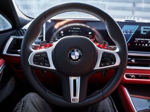 Used 2026 BMW X6 M Competition w/ Executive Package image 57