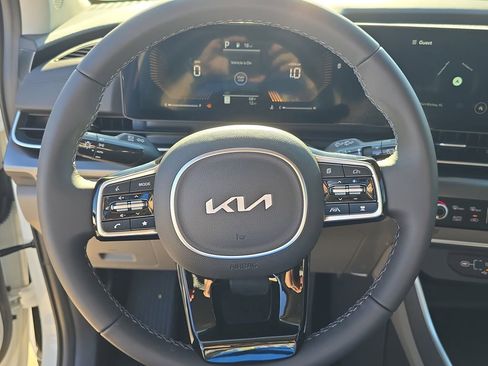 New 2026 Kia Carnival FWD image 29