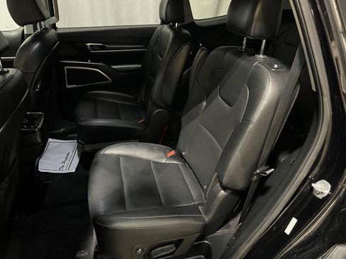 Used 2022 Kia Telluride S AWD/4WD image 22