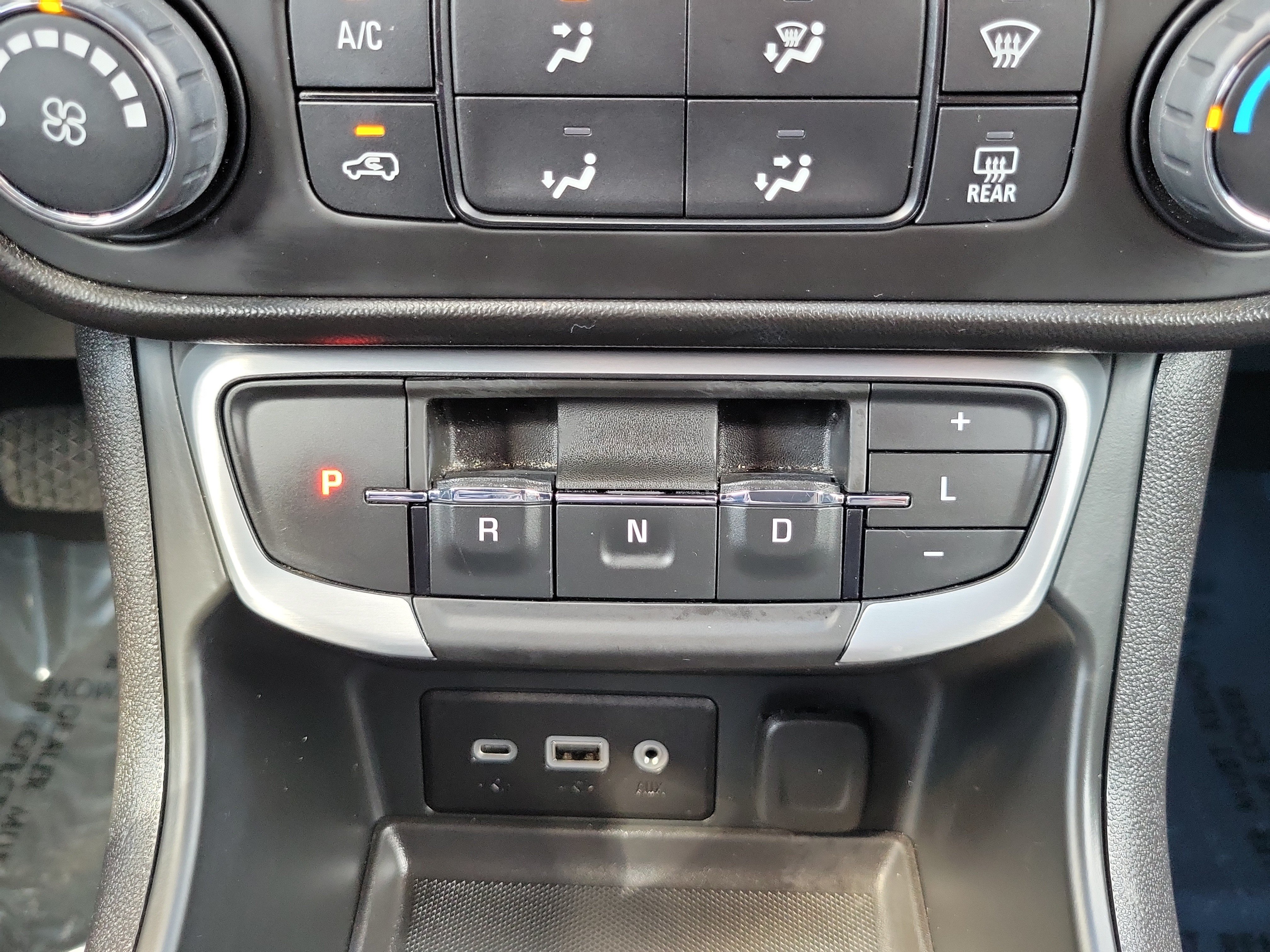 Used 2022 GMC Terrain SLE FWD image 21