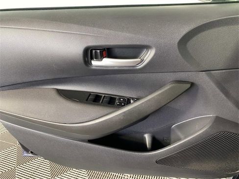 Used 2021 Toyota Corolla LE w/ Carpet Mat Package (TMS) image 22