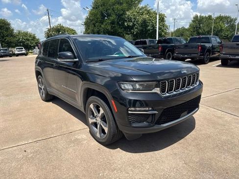 Used 2023 Jeep Grand Cherokee 4WD 4xe image 4