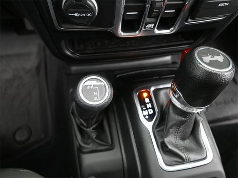 Used 2020 Jeep Wrangler Unlimited Willys image 29