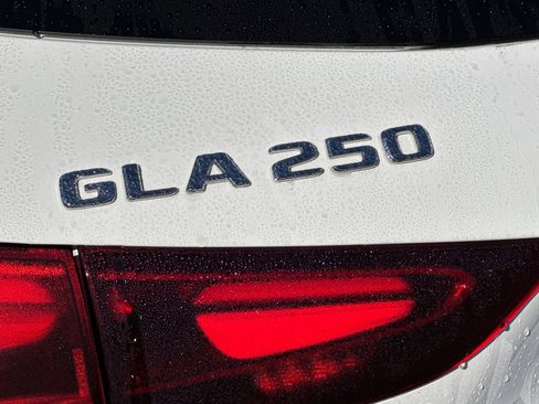 Certified 2025 Mercedes-Benz GLA 250 4MATIC image 27
