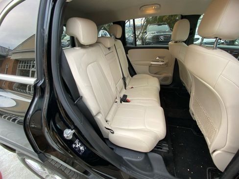 Used 2023 Mercedes-Benz GLB 250 4MATIC image 29