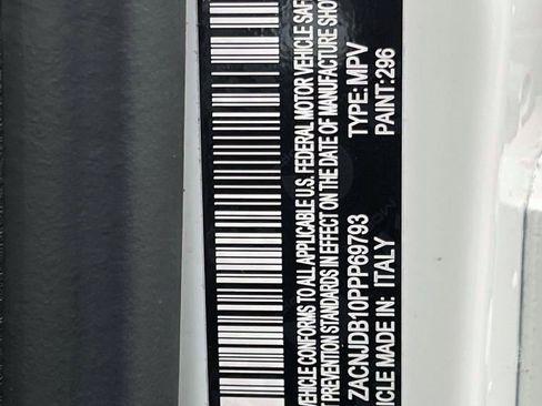 Certified 2023 Jeep Renegade Latitude image 17