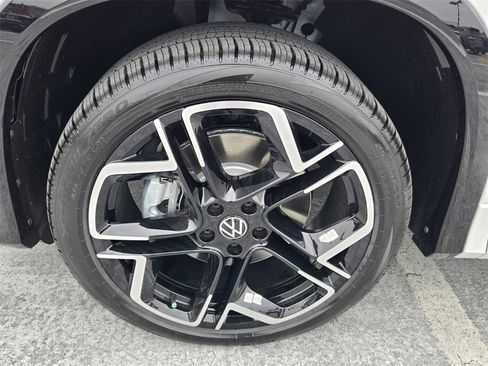 New 2026 Volkswagen Tiguan SEL R-Line image 5