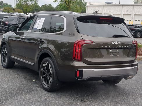 Used 2025 Kia Telluride S FWD image 8