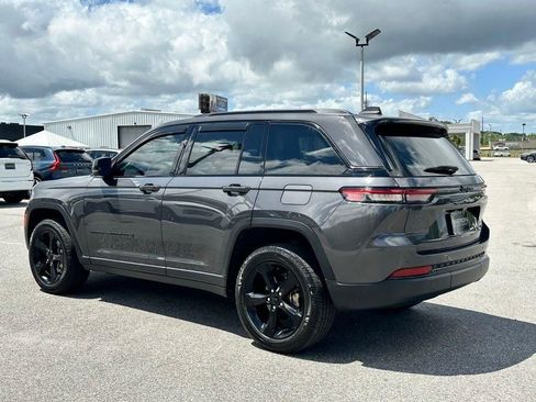 Used 2023 Jeep Grand Cherokee Limited w/ Black Appearance Package image 23