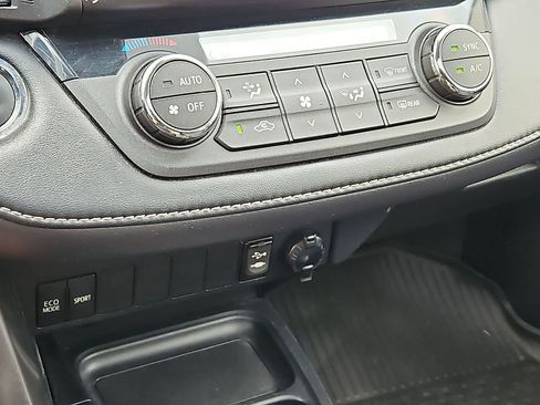 Used 2018 Toyota RAV4 XLE w/ Plus Extra Value Package FWD image 23