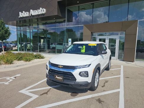 Used 2023 Chevrolet TrailBlazer LS FWD image 1