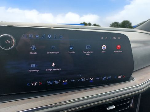 Used 2025 Chevrolet Suburban Premier AWD/4WD image 14