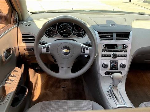 Used 2009 Chevrolet Malibu LT w/ Power Convenience Package image 5