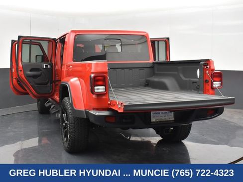 Used 2025 Jeep Gladiator Sport AWD/4WD image 43