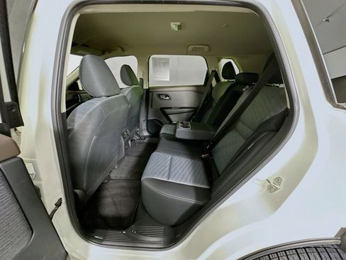 Used 2023 Nissan Rogue SV FWD image 26