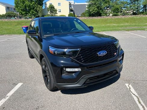 Used 2022 Ford Explorer ST w/ Equipment Group 401A AWD/4WD image 2