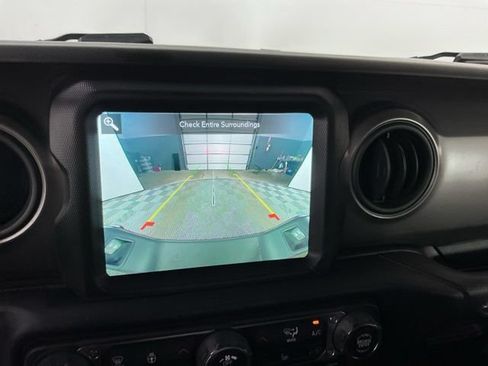 Used 2021 Jeep Gladiator Sport AWD/4WD image 22