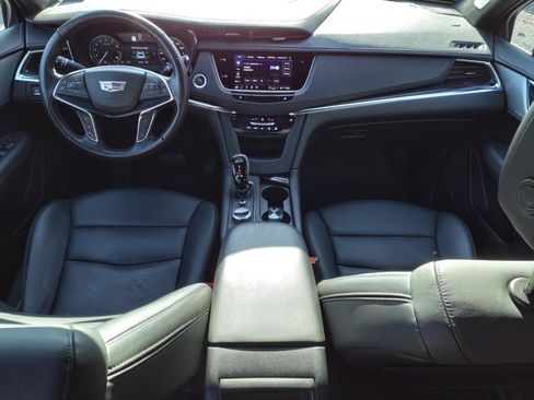 Certified 2022 Cadillac XT5 Premium Luxury image 12