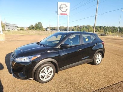 Used 2025 Nissan Kicks Play S