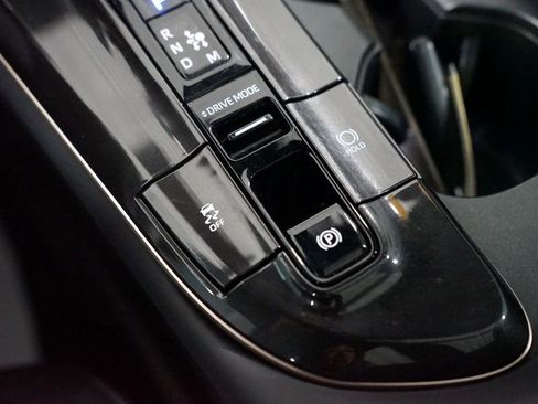 Used 2024 Toyota Crown Platinum image 24