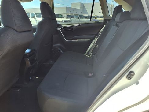 Used 2020 Toyota RAV4 LE image 12