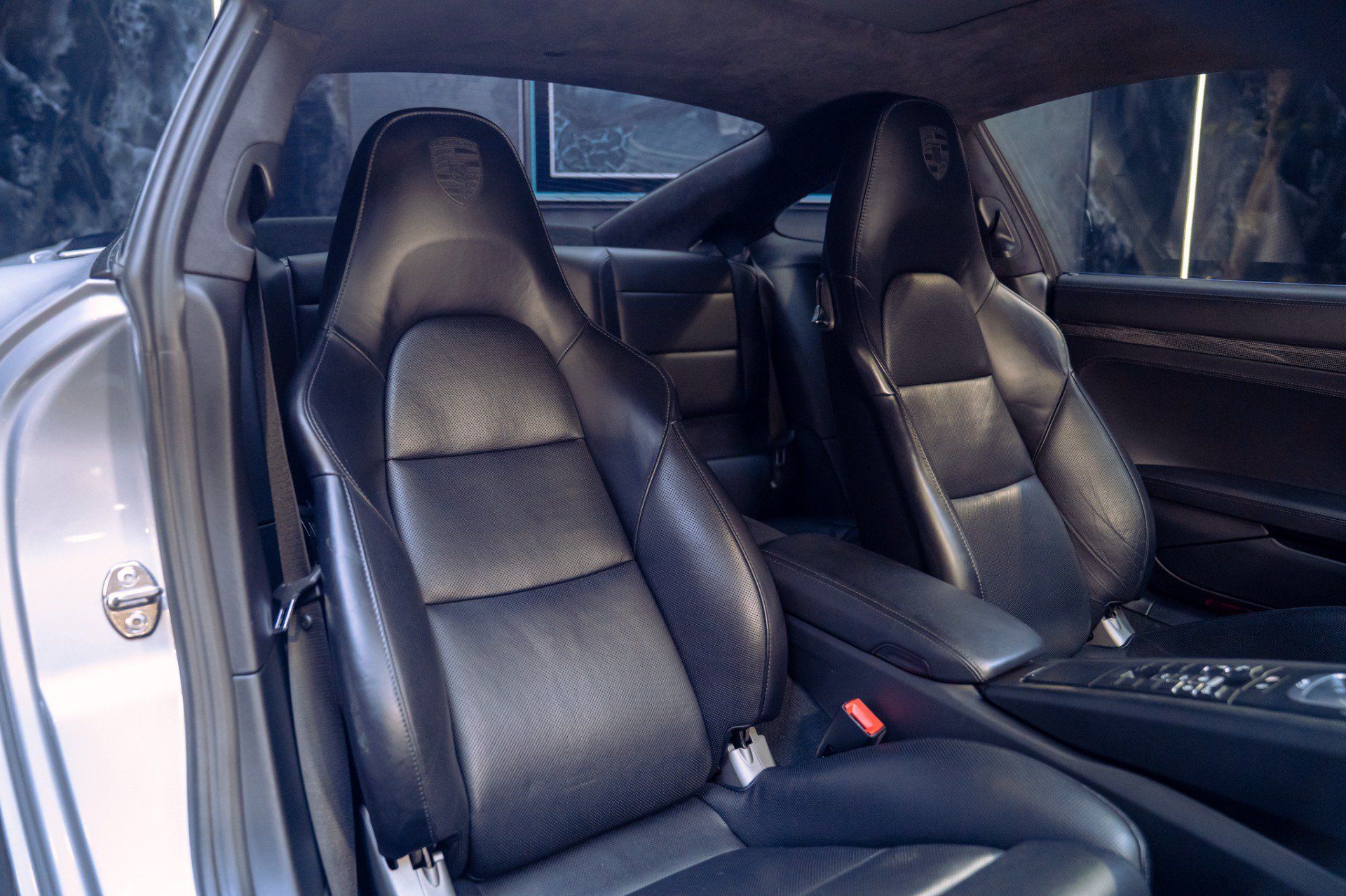 Used 2019 Porsche 911 4 Coupe AWD/4WD image 41