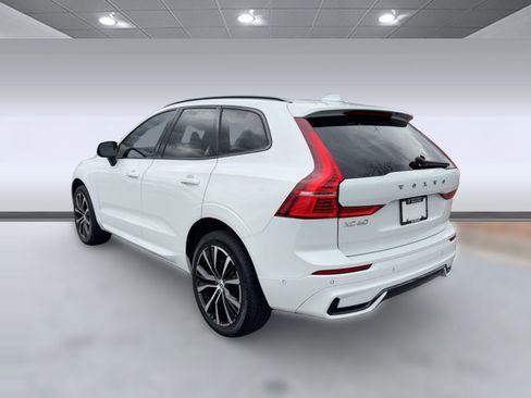 Used 2023 Volvo XC60 B5 Ultimate image 3