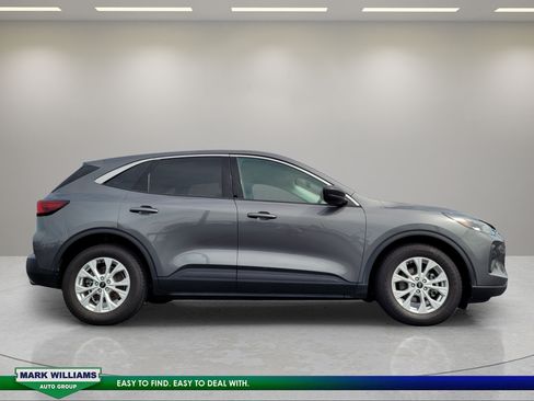 Used 2023 Ford Escape Active w/ Cold Weather Package FWD image 2