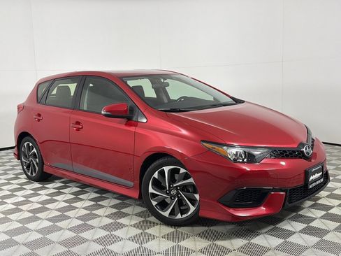Used 2016 Scion iM image 2
